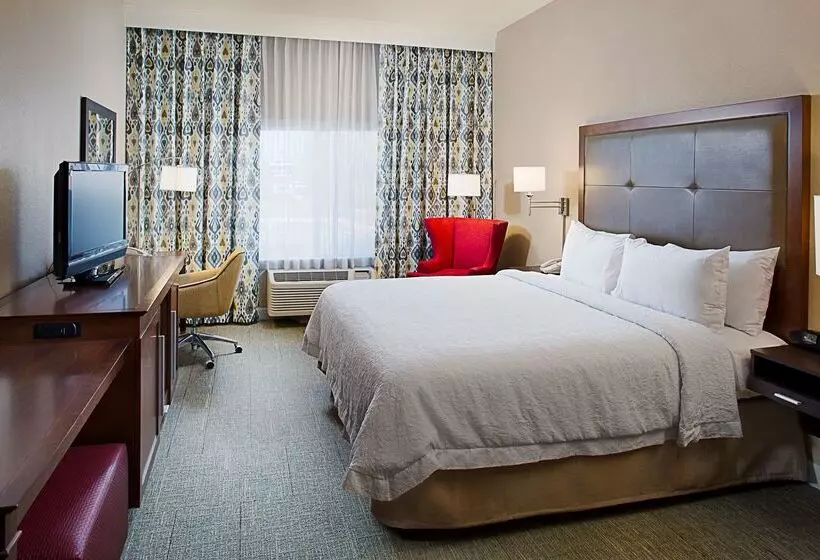 هتل Hampton Inn & Suites Palmdale