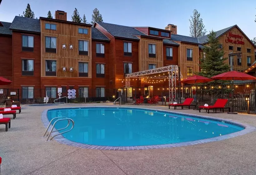 Отель Hampton Inn & Suites Tahoetruckee