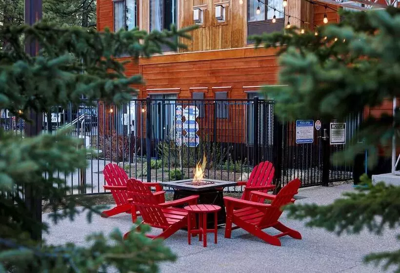 Отель Hampton Inn & Suites Tahoetruckee