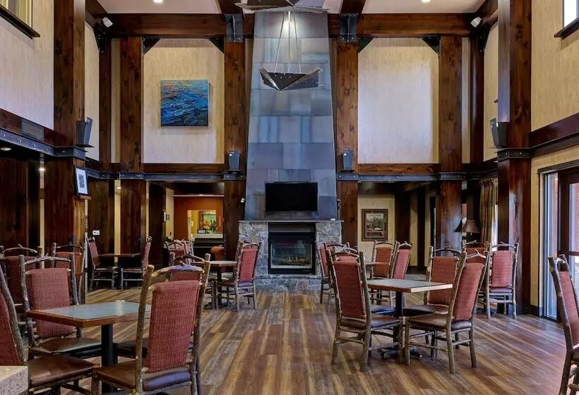 Отель Hampton Inn & Suites Tahoetruckee