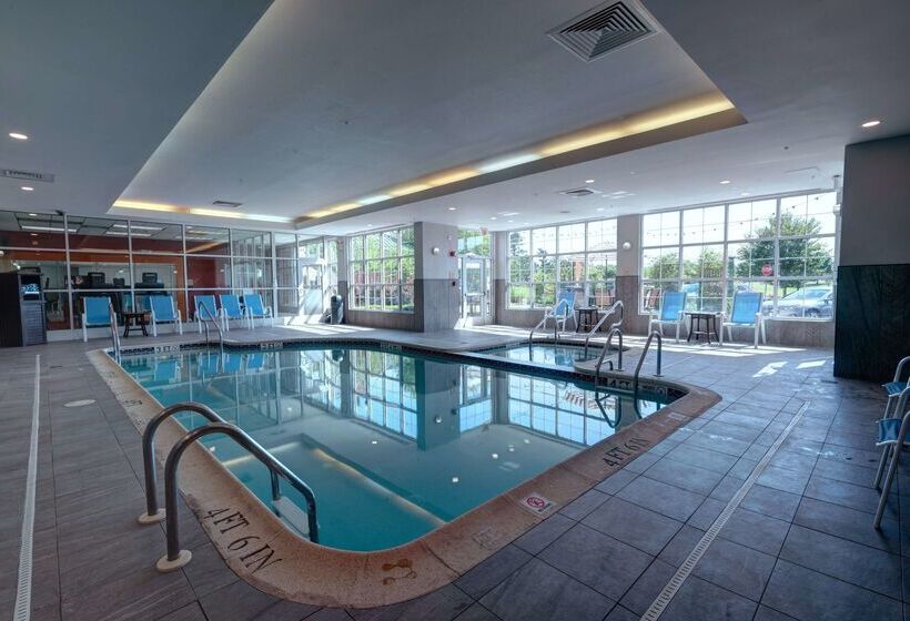 בית מלון כפרי Hilton Garden Inn Hamilton