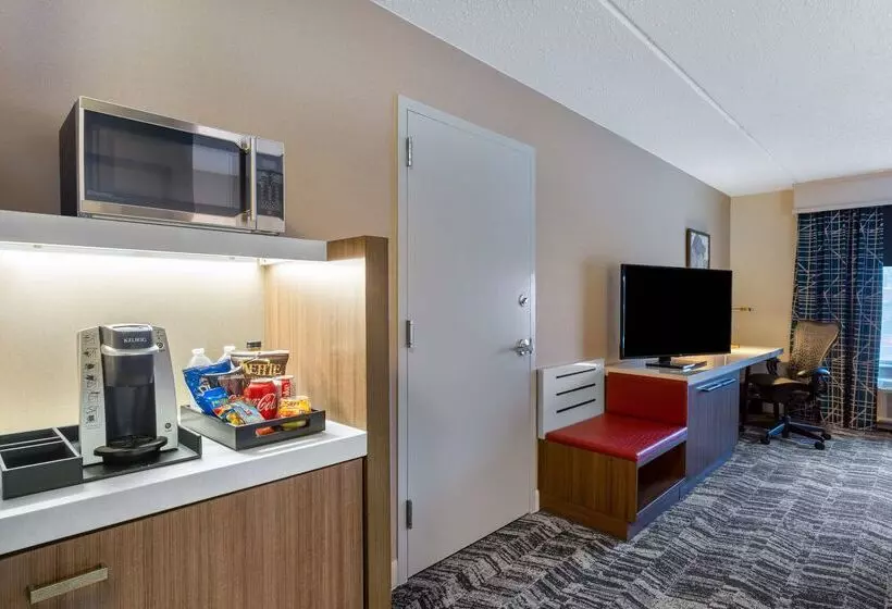 هتل Hilton Garden Inn Islip/macarthur Airport