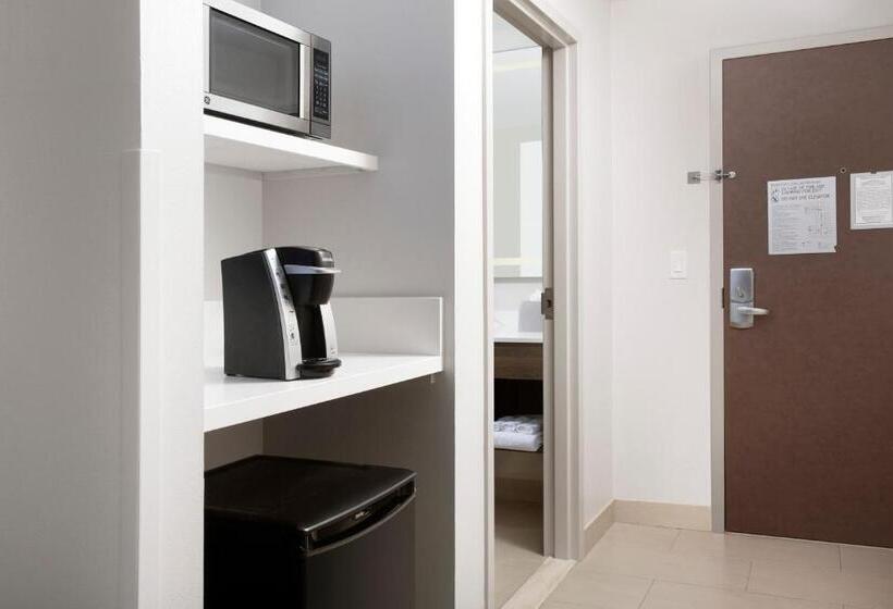 Отель Holiday Inn Express Jacksonville Beach, An Ihg