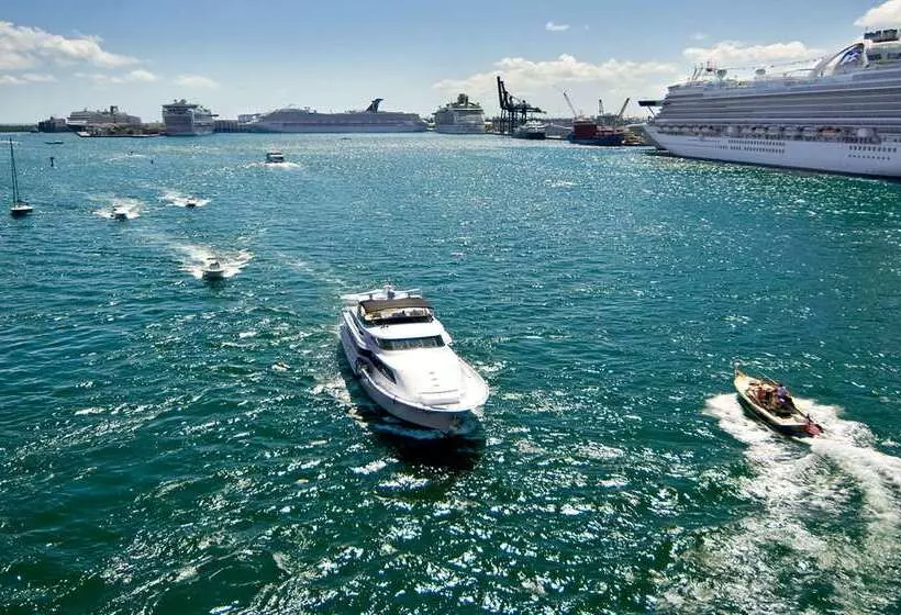 Отель Hyatt Place Fort Lauderdale Airport/cruise Port