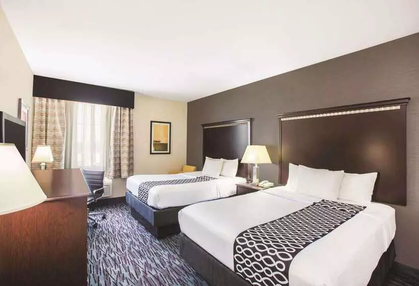 酒店 La Quinta Inn & Suites By Wyndham Allen At The Village