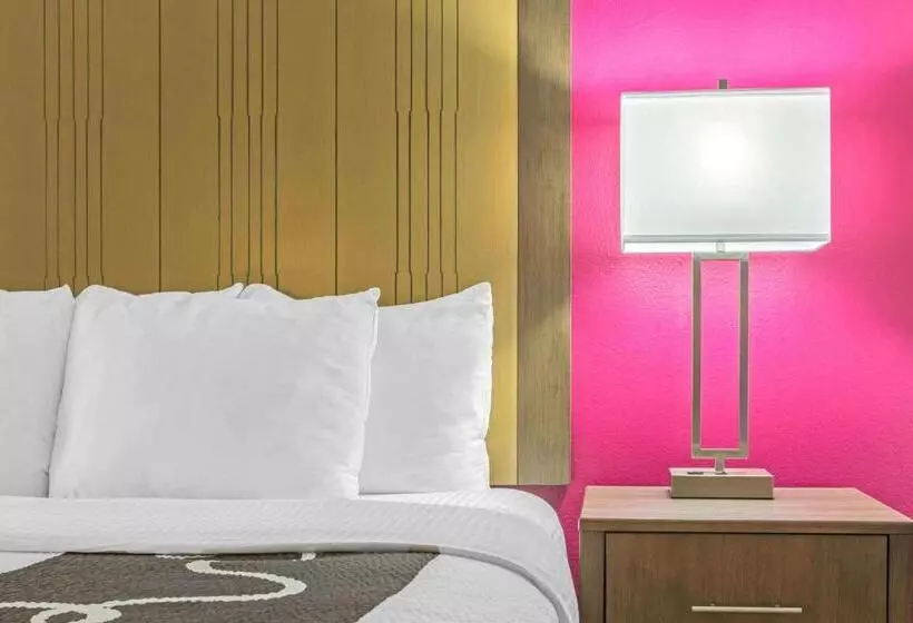 هتل La Quinta By Wyndham Fort Smith