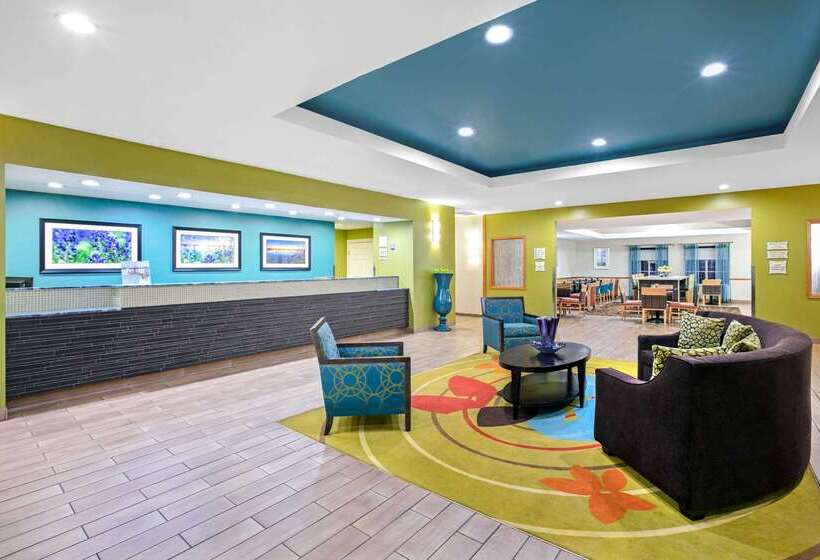 فندق La Quinta Inn & Suites By Wyndham Paris