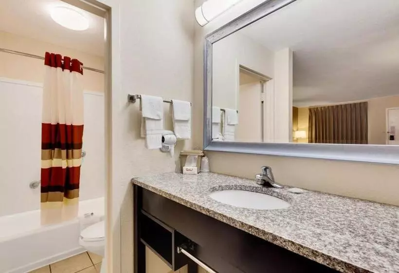 هتل Red Roof Inn Gulfport  Biloxi Airport