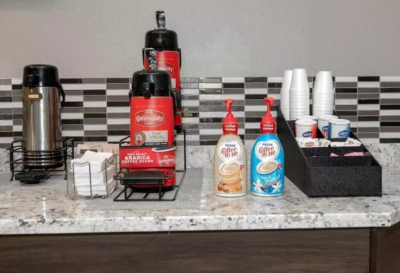 هتل Red Roof Inn Gulfport  Biloxi Airport