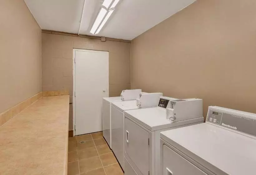 هتل Red Roof Inn Gulfport  Biloxi Airport