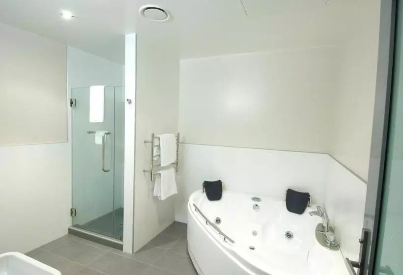 酒店 Wai Ora Lakeside Spa Resort