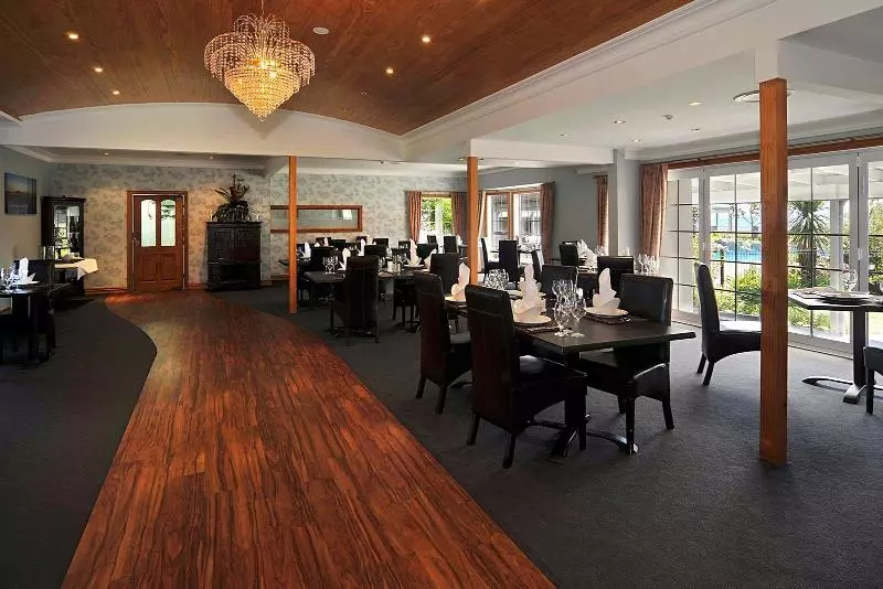 酒店 Wai Ora Lakeside Spa Resort