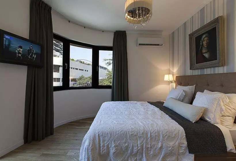 Ophir Hotel