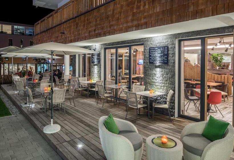 Alpenparks Hotel & Apartment Central Zell Am See