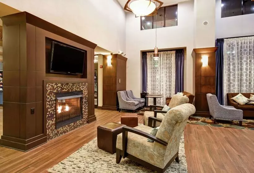 Hampton Inn & Suites Detroit Canton