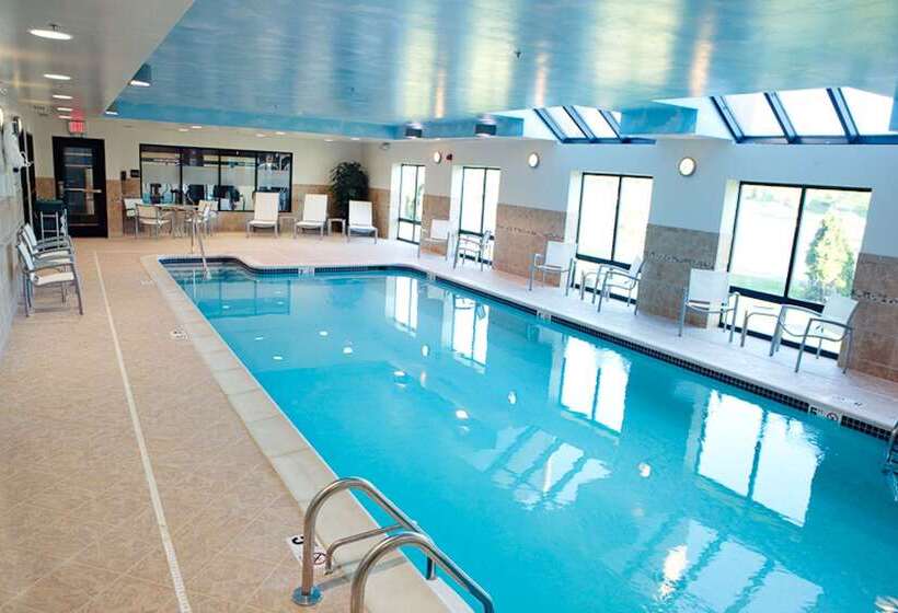 Hampton Inn & Suites Detroit Canton