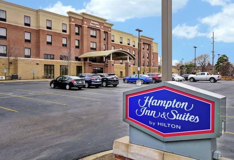 Hampton Inn & Suites Detroit Canton