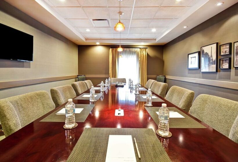 Hampton Inn & Suites Detroit Canton