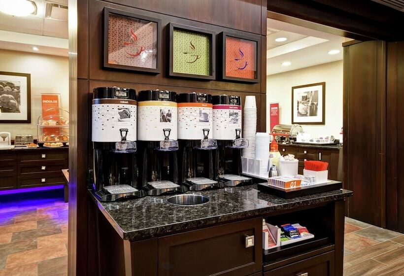 Hampton Inn & Suites Detroit Canton