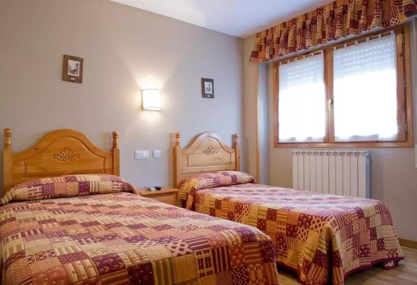 Hostal Valle De Tena