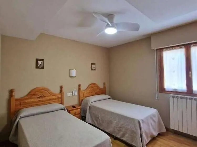Hostal Valle De Tena