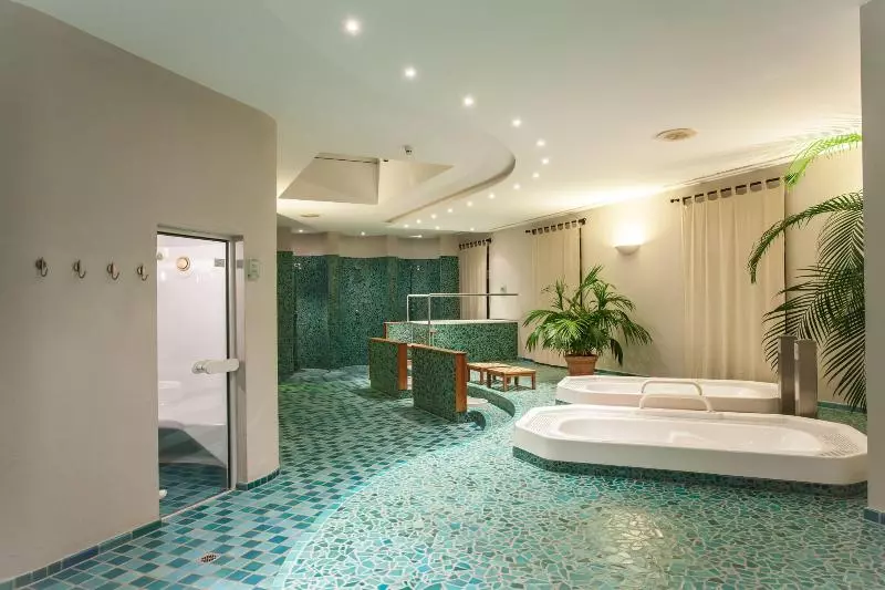 هتل Deutscher Hof