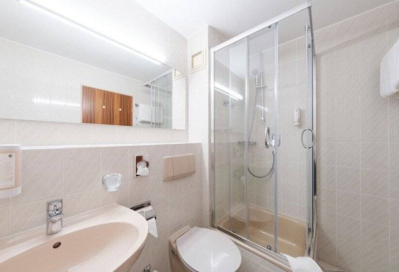 Отель Flora Mohringen