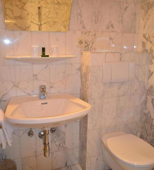 Hotel Gasthof "Kaiser Karl"