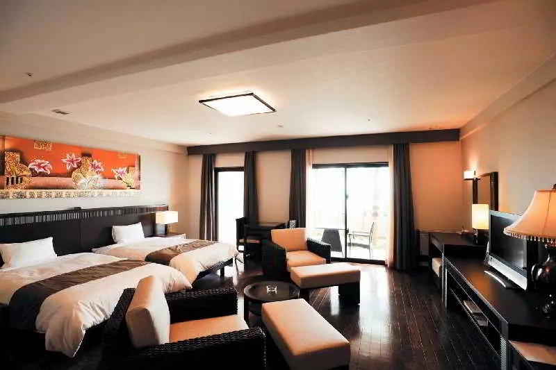 בית מלון כפרי Grandvrioresort Ishigakijima Ocean S Wing & Villa Garden