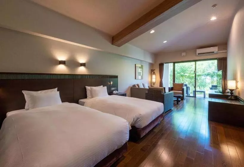 בית מלון כפרי Grandvrioresort Ishigakijima Ocean S Wing & Villa Garden