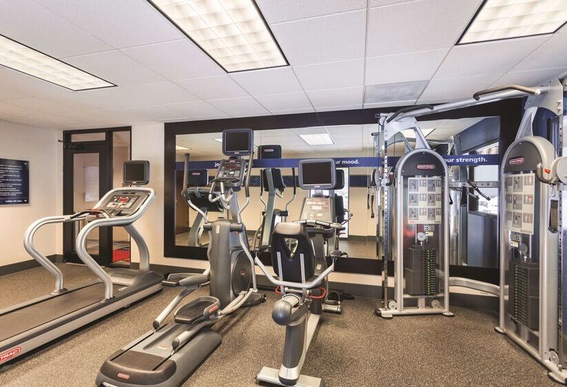 فندق Hampton Inn & Suites Lake George