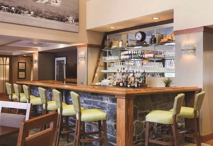 בית מלון כפרי Hampton Inn & Suites Lake George