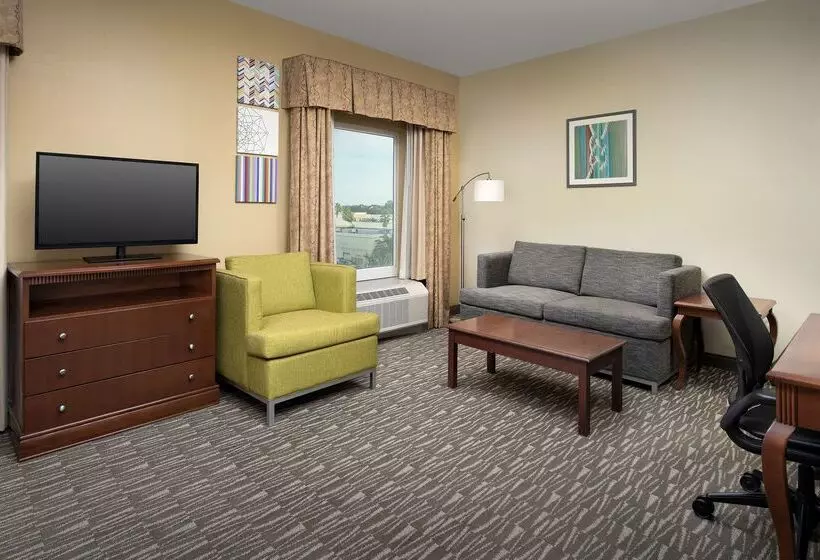 Отель Hampton Inn & Suites Lakeland South Polk Parkway