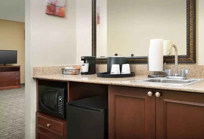 Отель Hampton Inn & Suites Lakeland South Polk Parkway