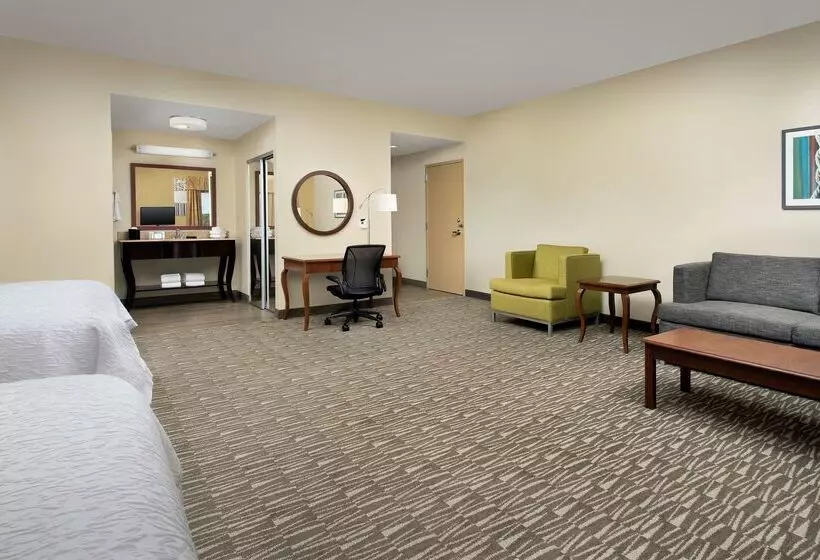 Отель Hampton Inn & Suites Lakeland South Polk Parkway