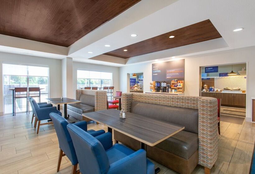 فندق Holiday Inn Express Silver Springs   Ocala, An Ihg