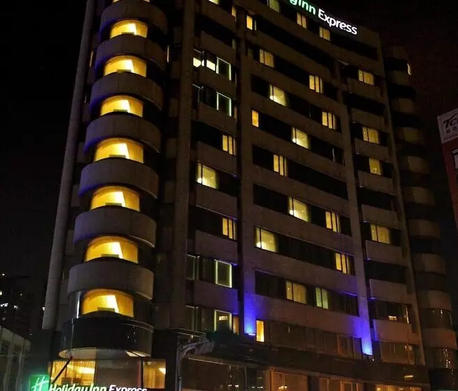 هتل Holiday Inn Express Taoyuan, An Ihg