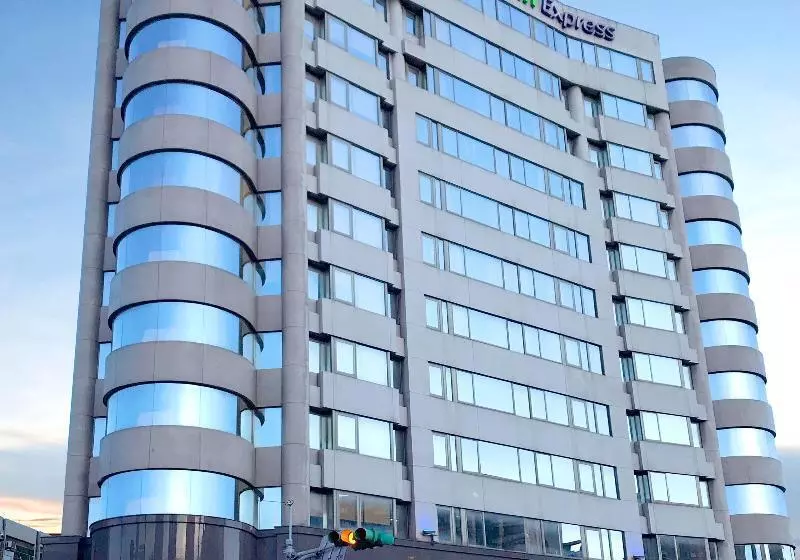 هتل Holiday Inn Express Taoyuan, An Ihg