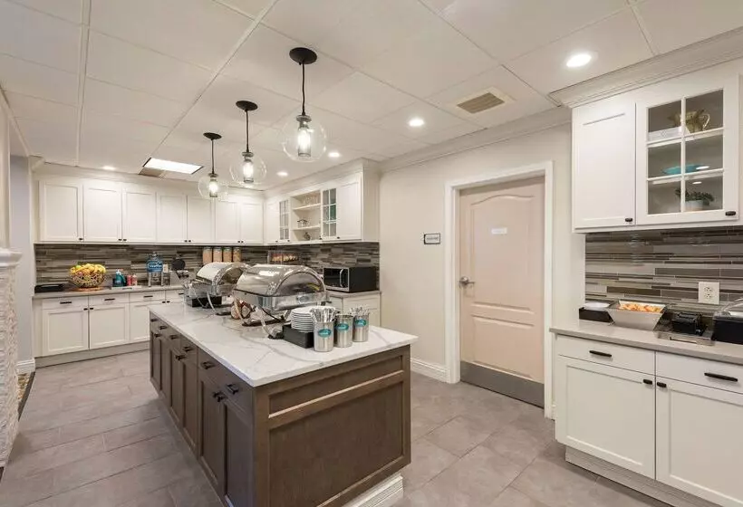 בית מלון כפרי Homewood Suites By Hilton Bloomington