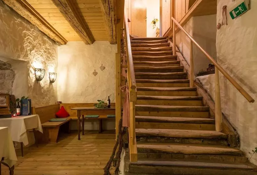 Отель Krone Tirol