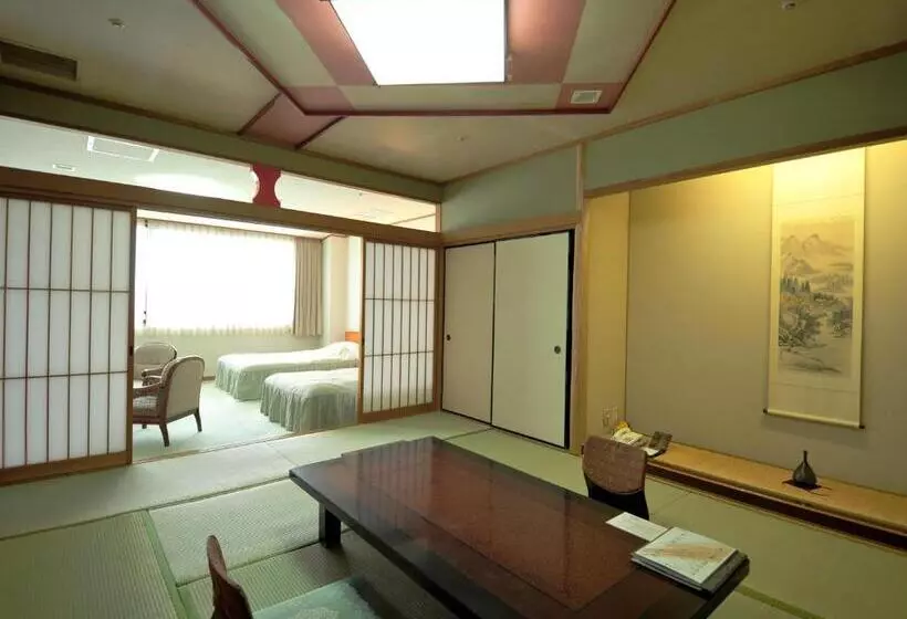 Отель Nisshokan Shinkan Baishokaku