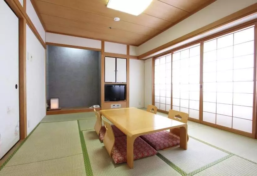 Отель Osaka Garden Palace