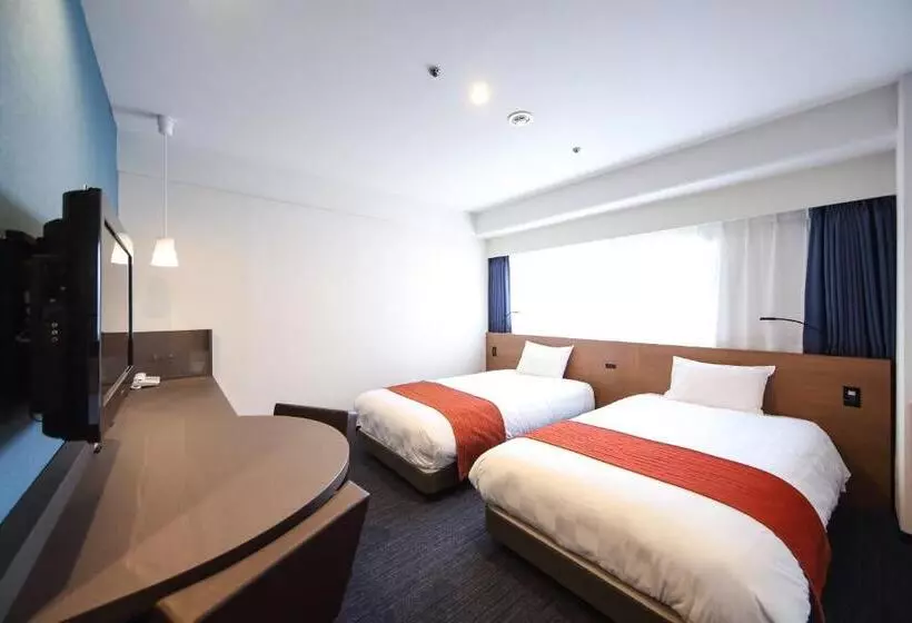 Отель Osaka Garden Palace