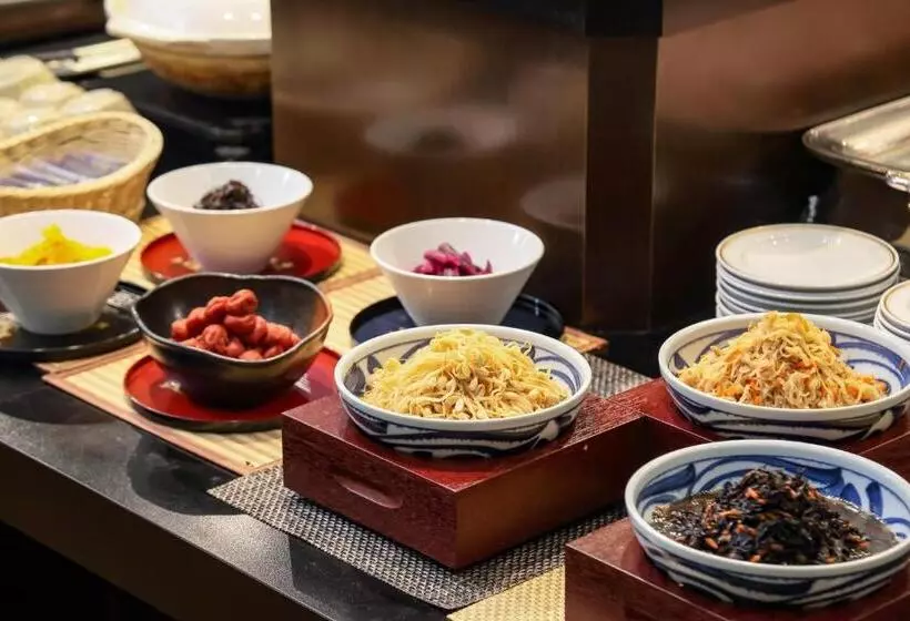 Отель Osaka Garden Palace