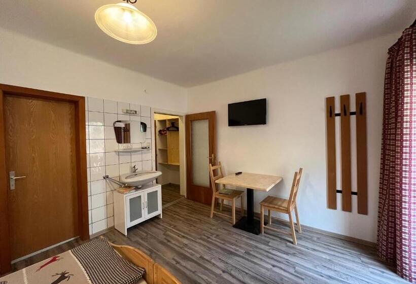 酒店 Pension & Apartments Waldkrieber