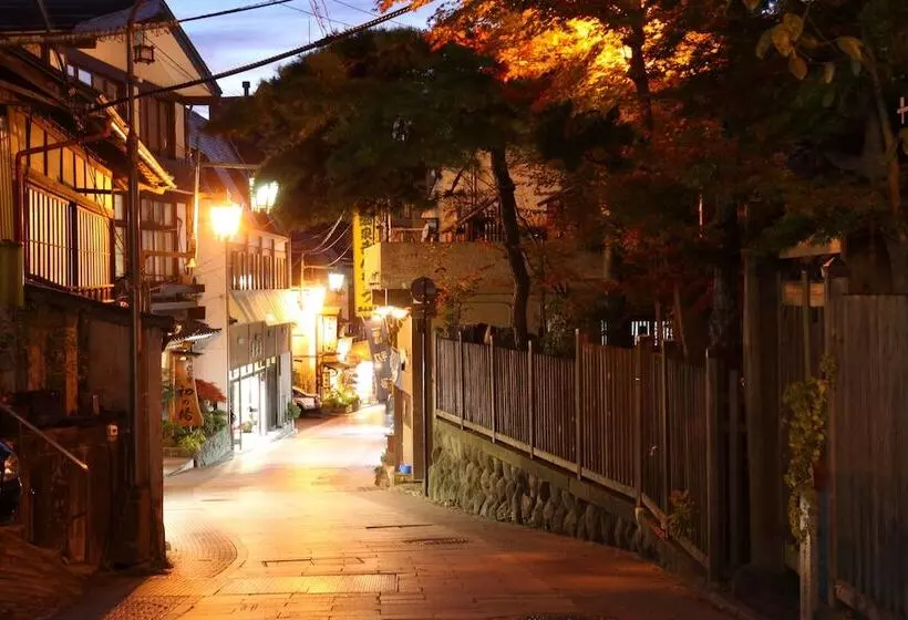 בית מלון כפרי Shibu