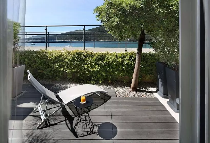 Boutique Hotel Adoral