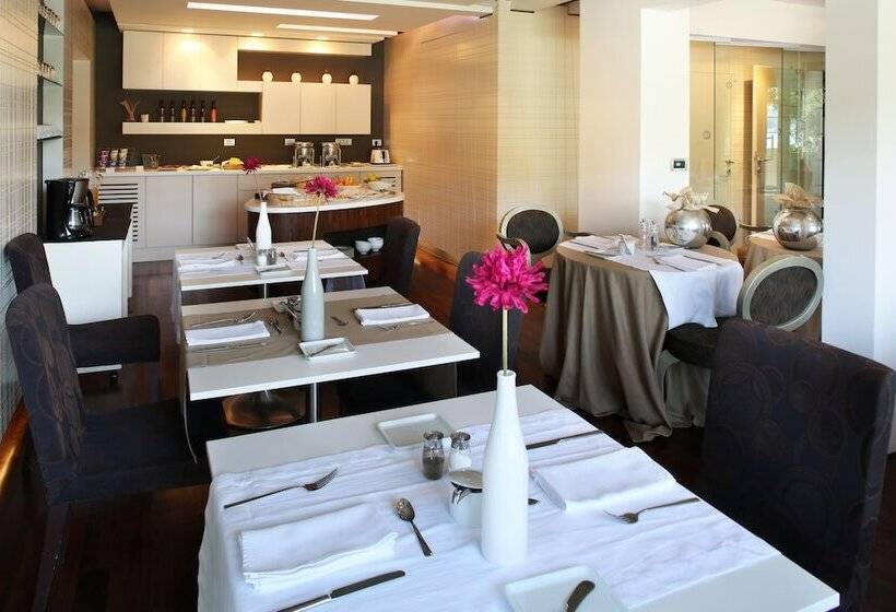 Boutique Hotel Adoral