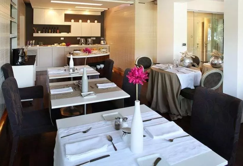 Boutique Hotel Adoral