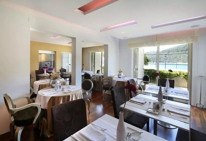 Boutique Hotel Adoral